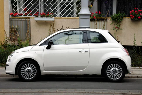 fiat 500 weißer Fiat 500 – Beispiel für Gebrauchtwagenankauf Wülfrath